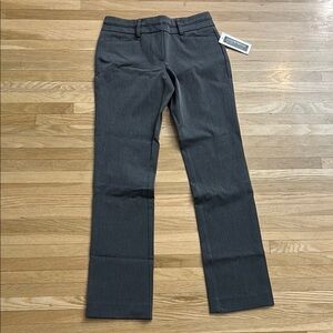 Classic Gray Straight Leg Jeans with Timeless Appeal